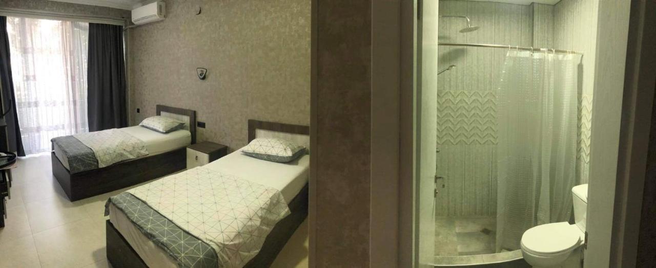 Golden Lion Hotel Kobuleti Bagian luar foto