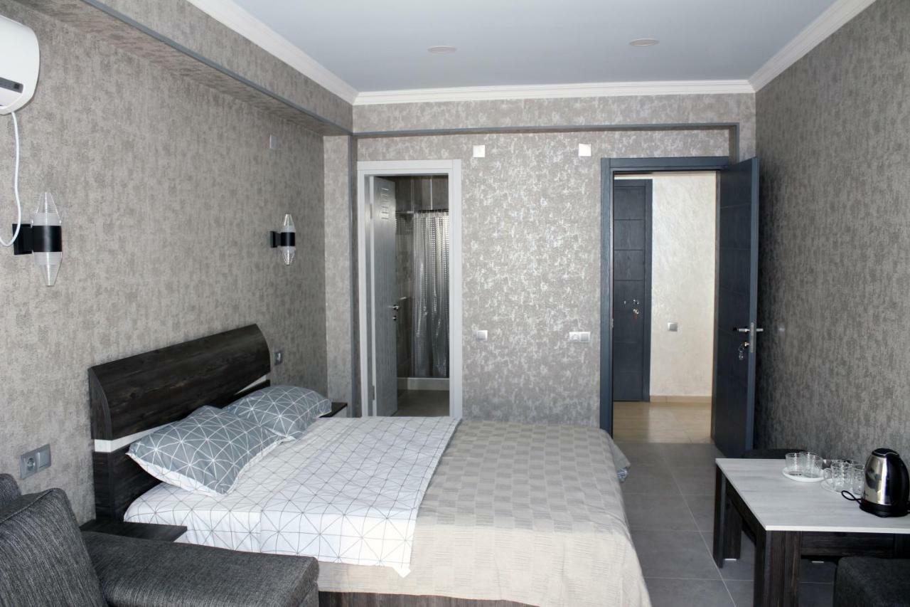 Golden Lion Hotel Kobuleti Bagian luar foto