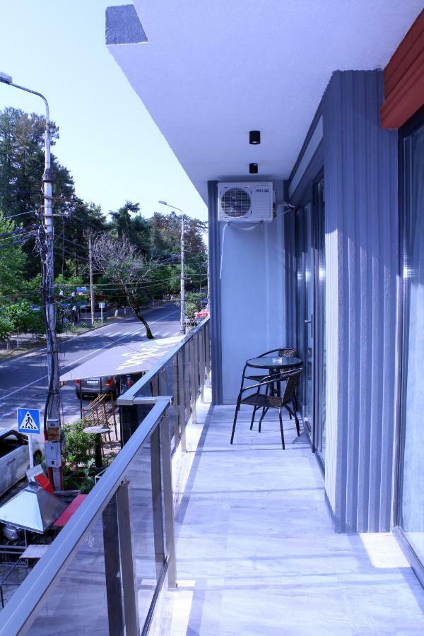 Golden Lion Hotel Kobuleti Bagian luar foto